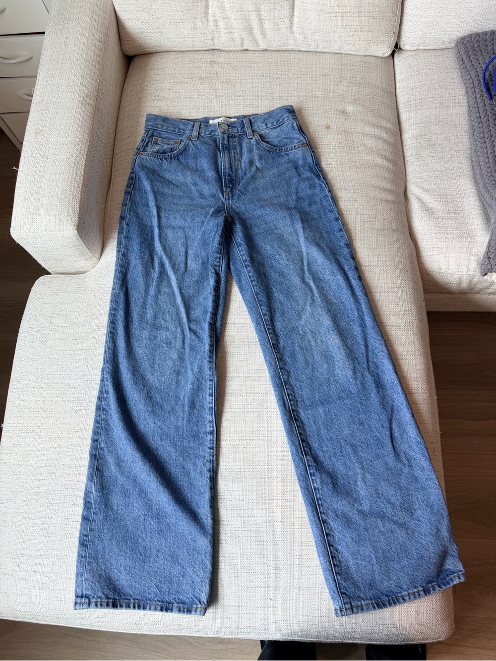 Aritiza wide Leg Women’s Jeans in Light Blue